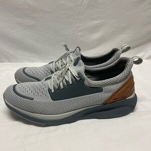Men's Gray and Brown Athletic Shoes
